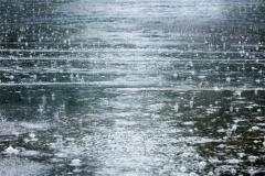 梦见下大暴雨